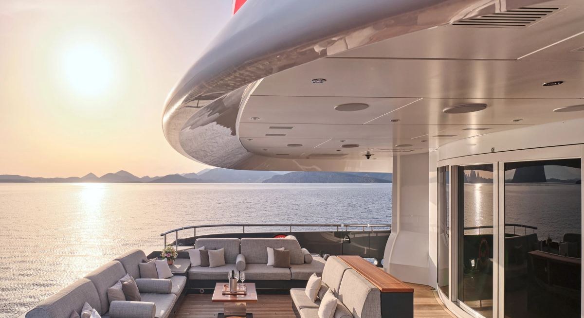 TOTEM yacht charter 3
