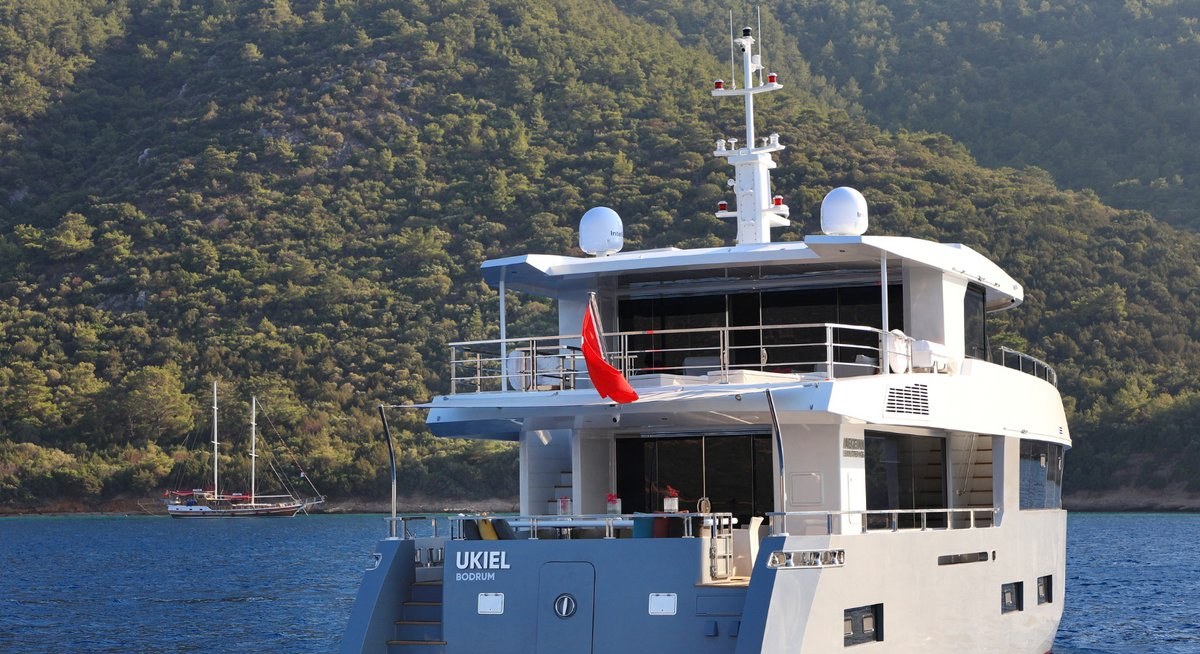 UKIEL yacht charter 5