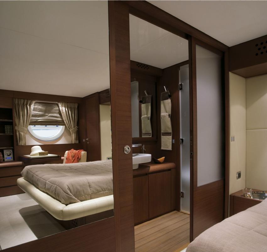 Yacht charter ULISSE YACHT CHARTER