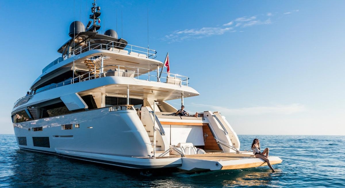 UPSTREAM yacht charter 5