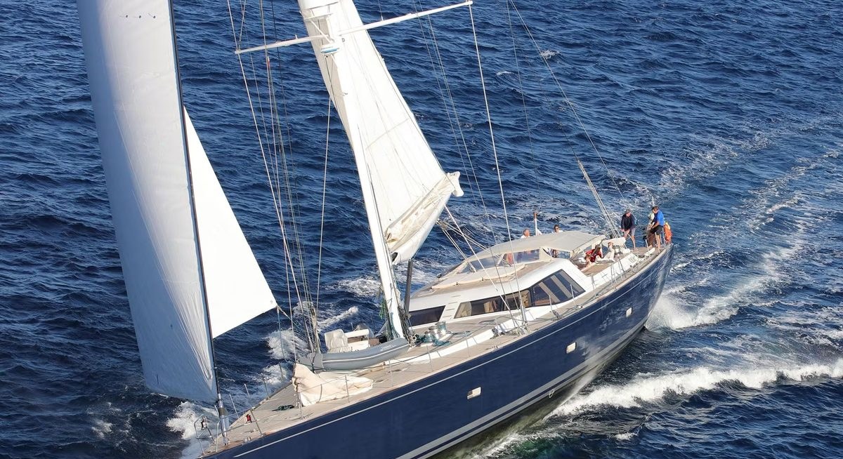 VAIMITI yacht charter 1