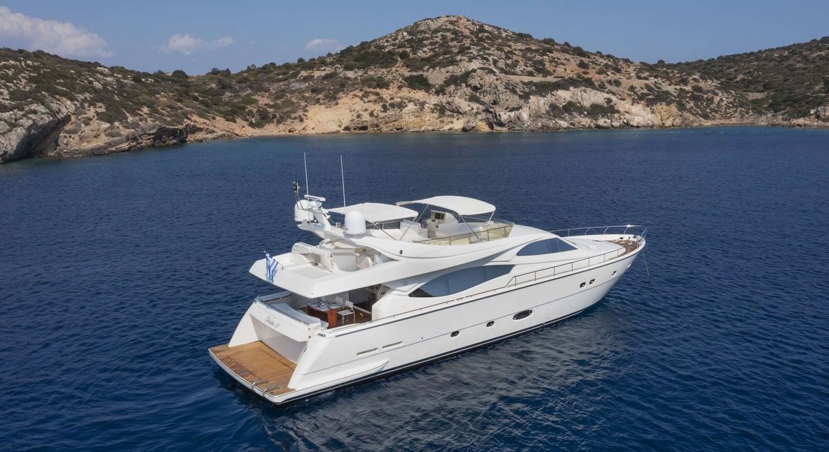 VENTUS 21 yacht charter 1