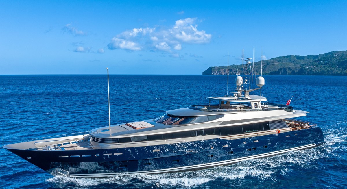 تأجير يخت VESPER YACHT CHARTER