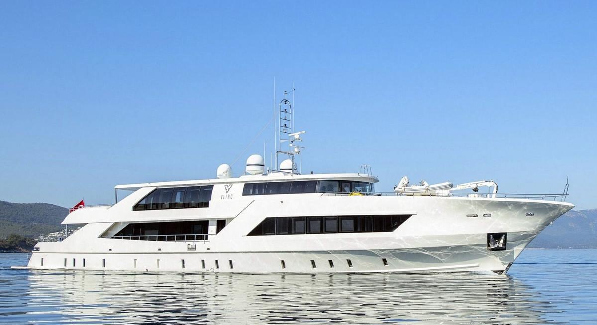 VETRO yacht charter 1