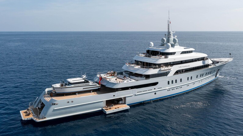 VICTORIOUS yacht charter 1