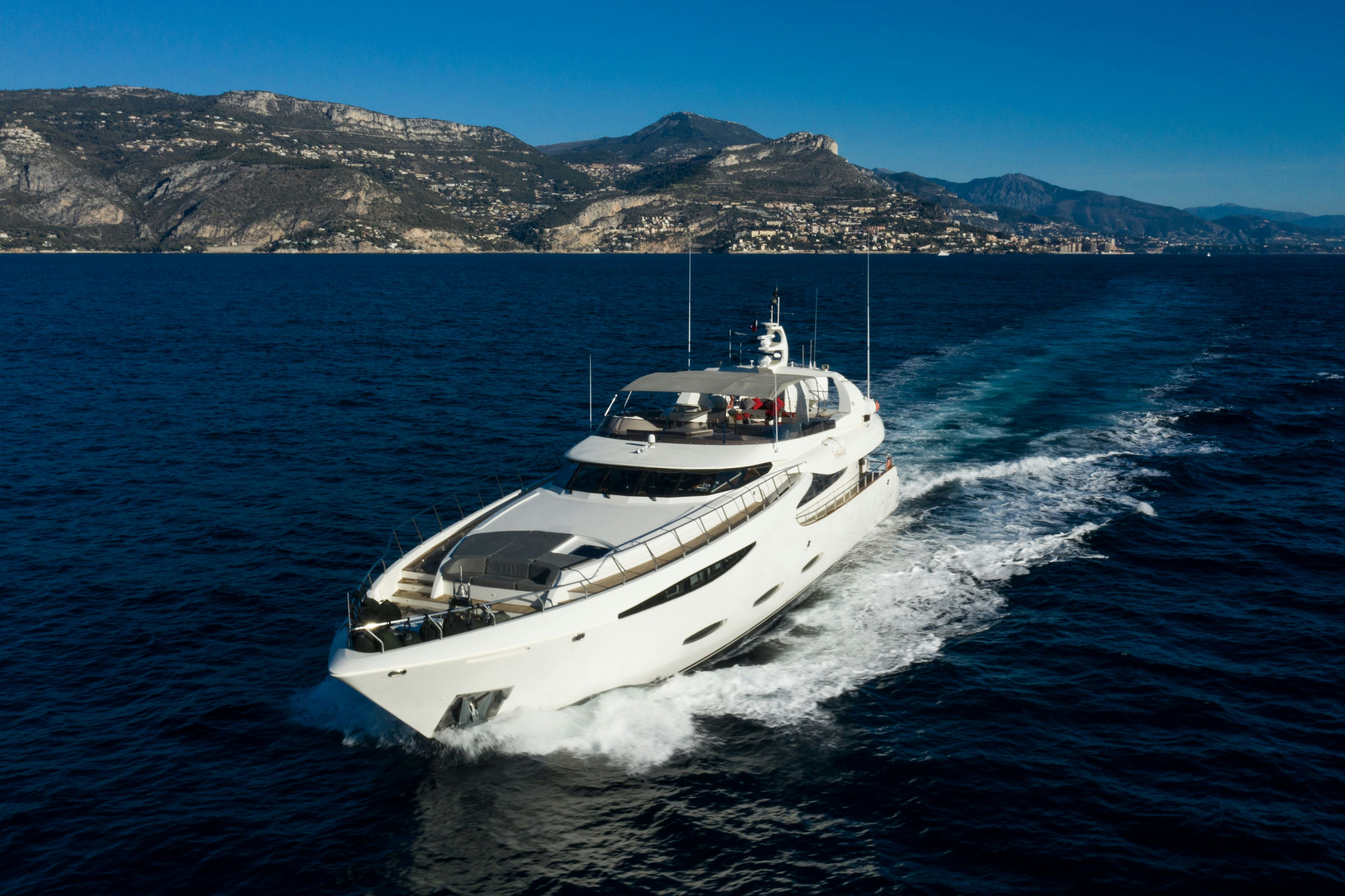 VIKING III yacht charter 1