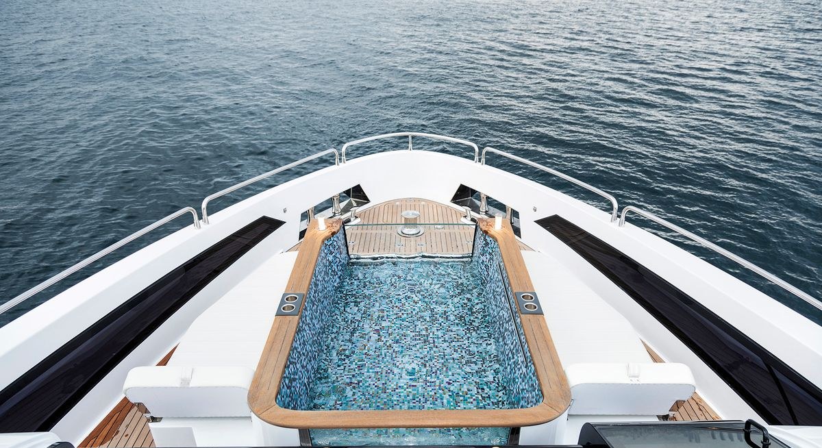VITAMINA GRANDE yacht charter 2