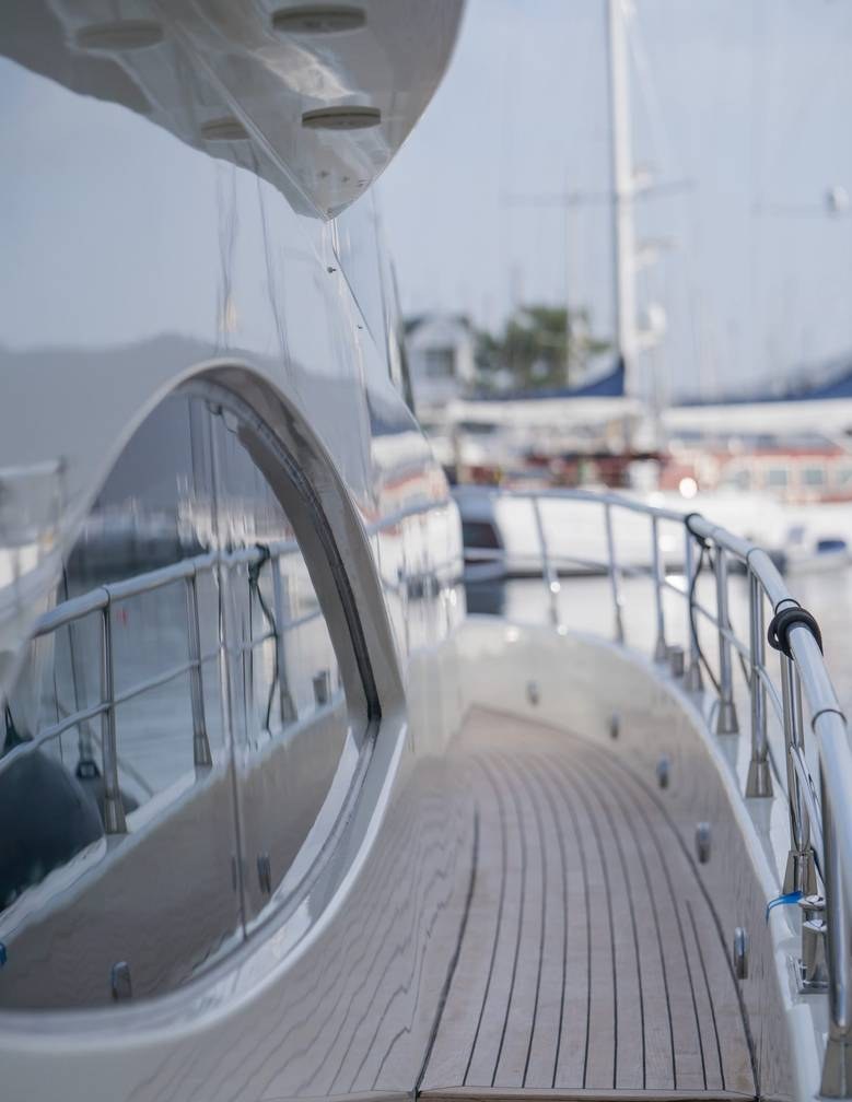 VIVA LOLA yacht charter 4