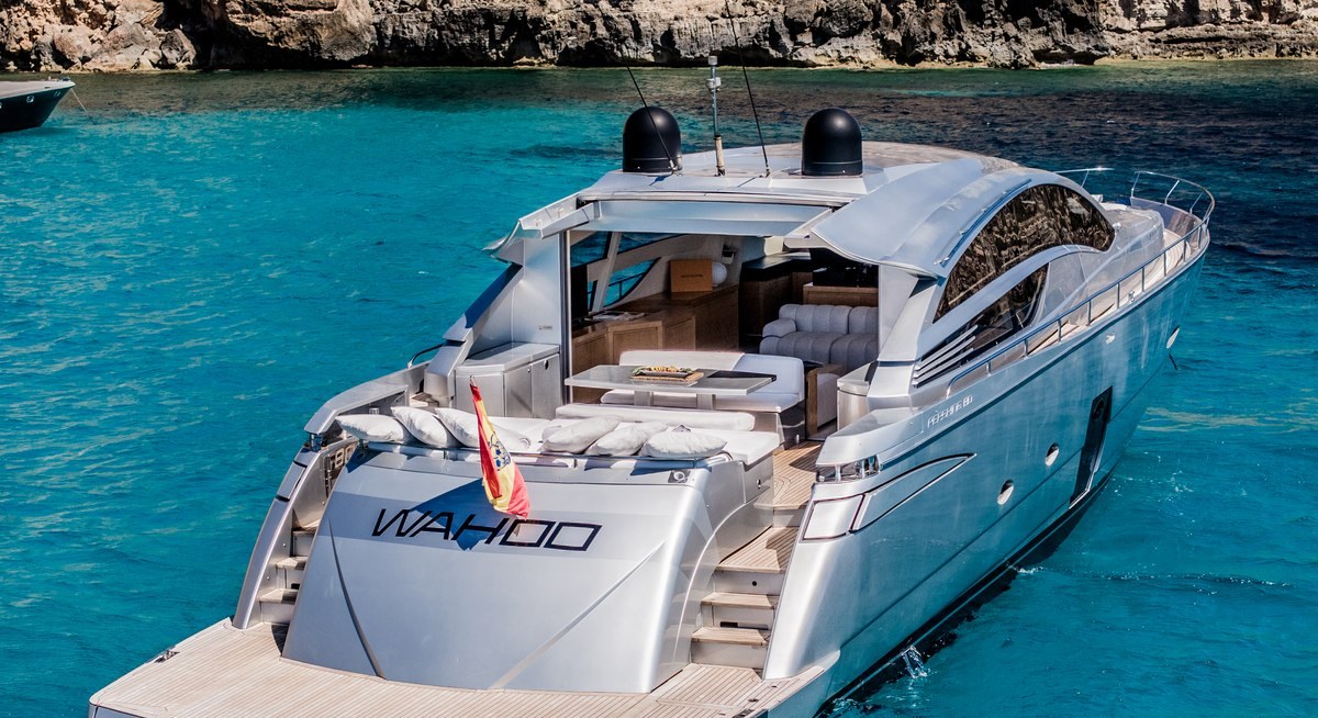 WAHOO yacht charter 5