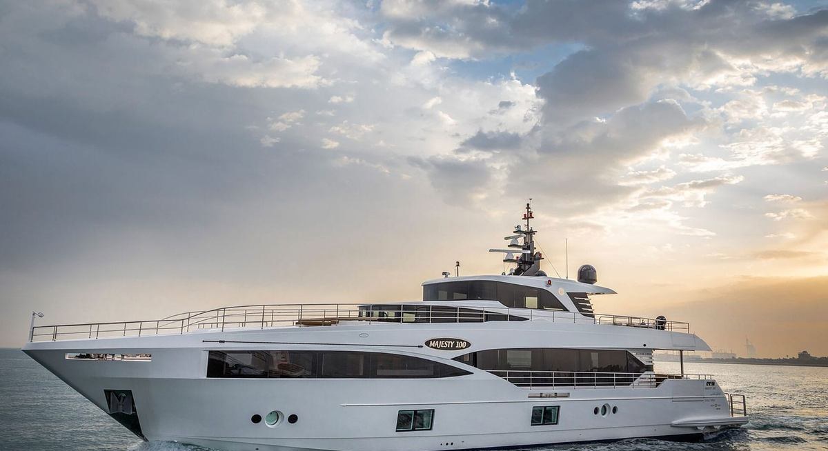 تأجير يخت WATERMACHINE YACHT CHARTER