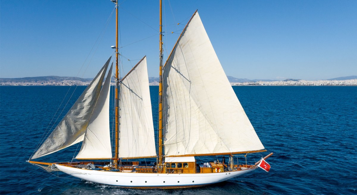 WEATHERBIRD yacht charter 1