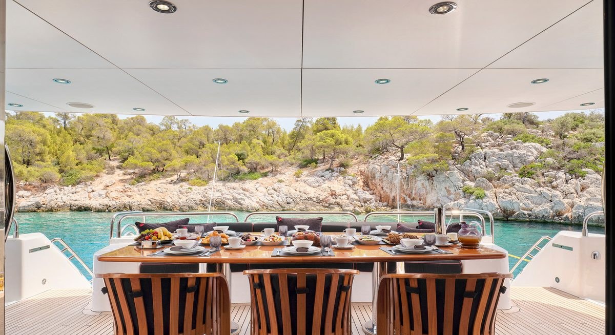 WHITE PEARL I yacht charter 4