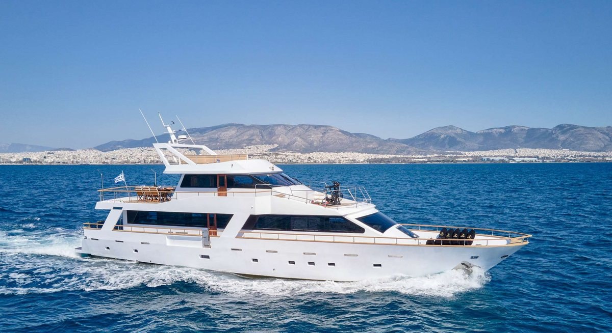 WIDE LIBERTY YACHT CHARTER yacht charter