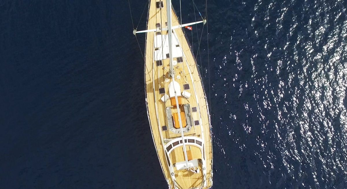 WIND OF CHANGE yacht charter 3