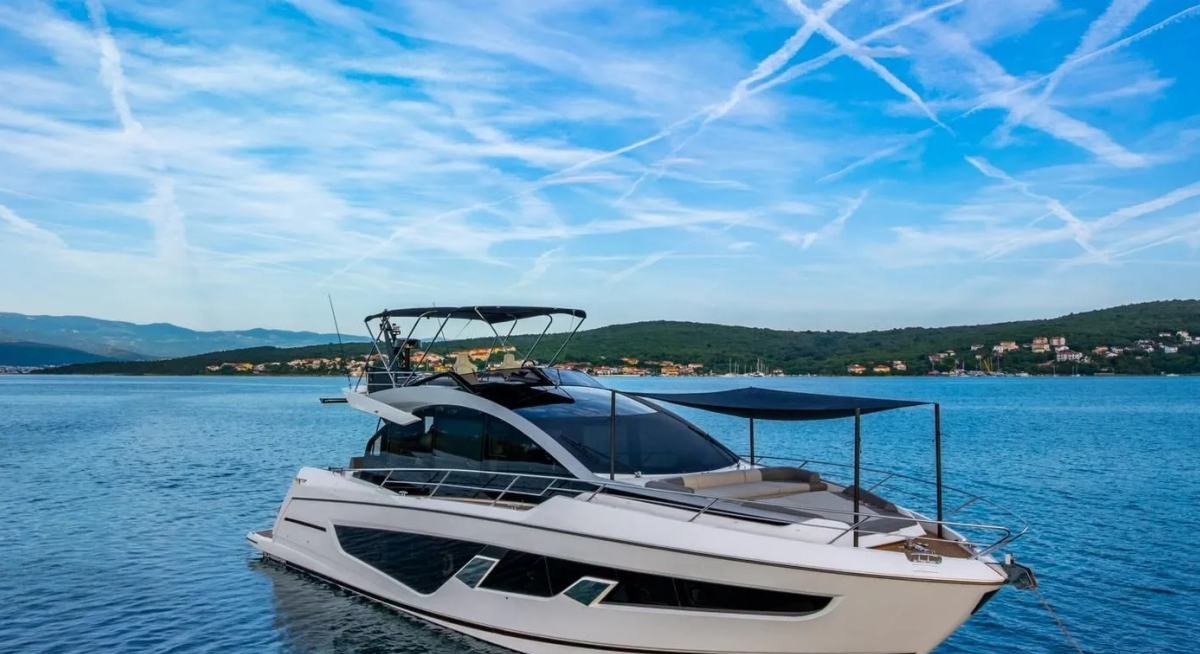 X2 yacht charter 1