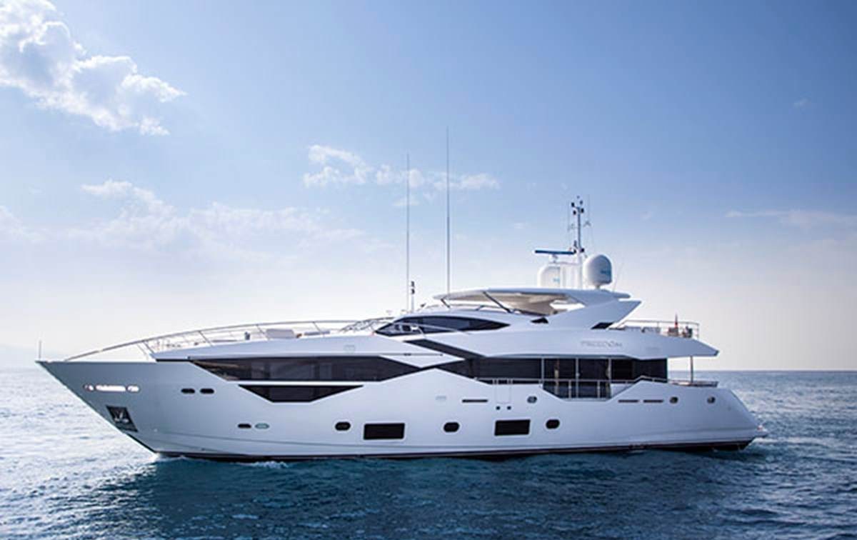 YUTORI yacht charter 1